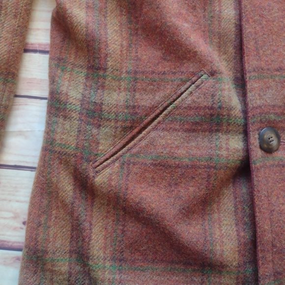 The J Peterman Co Women's Reversible Wool Corduroy Coat Size Medium Plaid Maroon - Picture 5 of 10